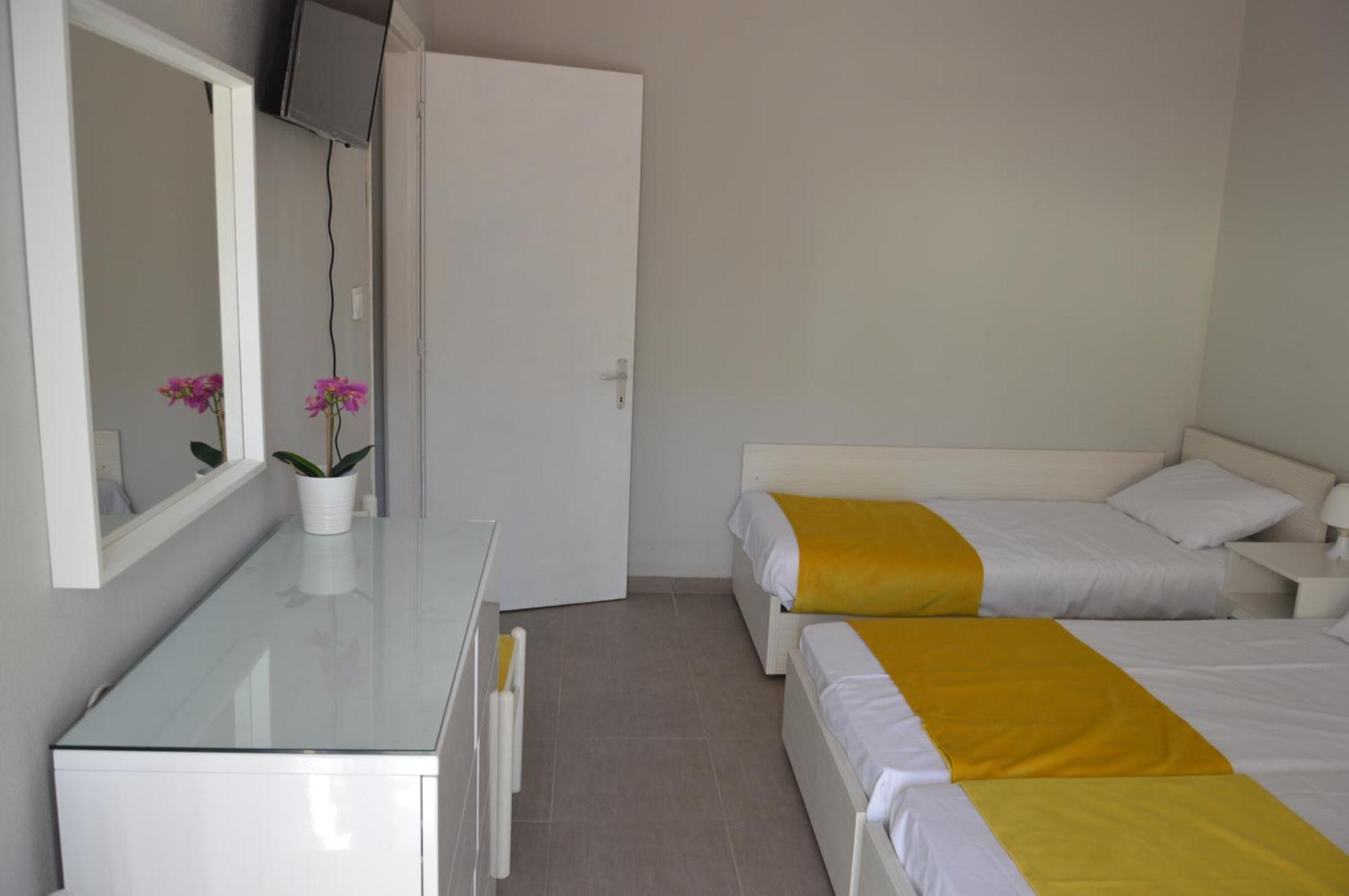 Daisy Apartment Аспровалта Екстериор снимка