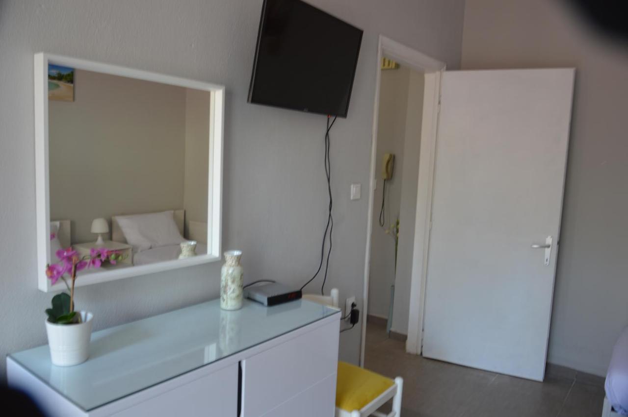 Daisy Apartment Аспровалта Екстериор снимка